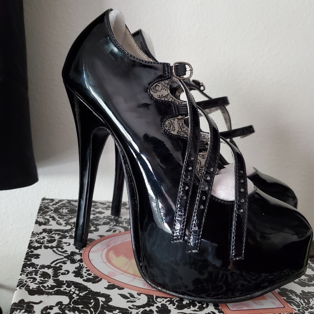 Bordello - Womens TEEZE-05 Shoes Blk Pat, Size-8w